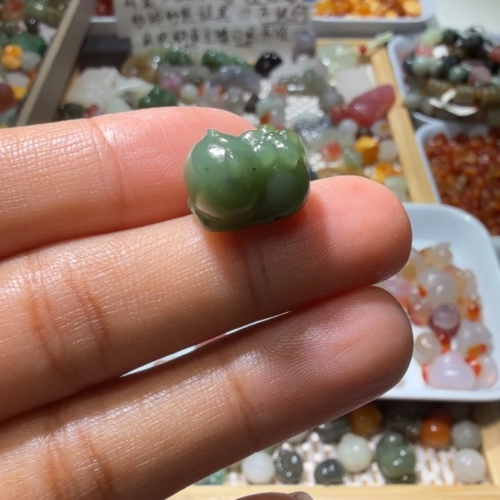 和田玉未镶嵌珠宝半成品