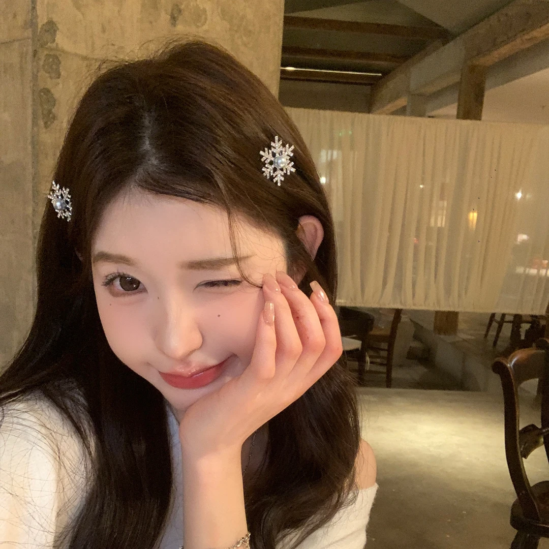 冬日浪漫~珍珠雪花发夹女侧边夹刘海夹新年节日氛围感抓夹头发饰