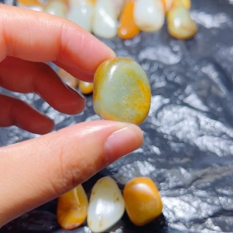 和田玉（子料）未镶嵌颈饰11.7克