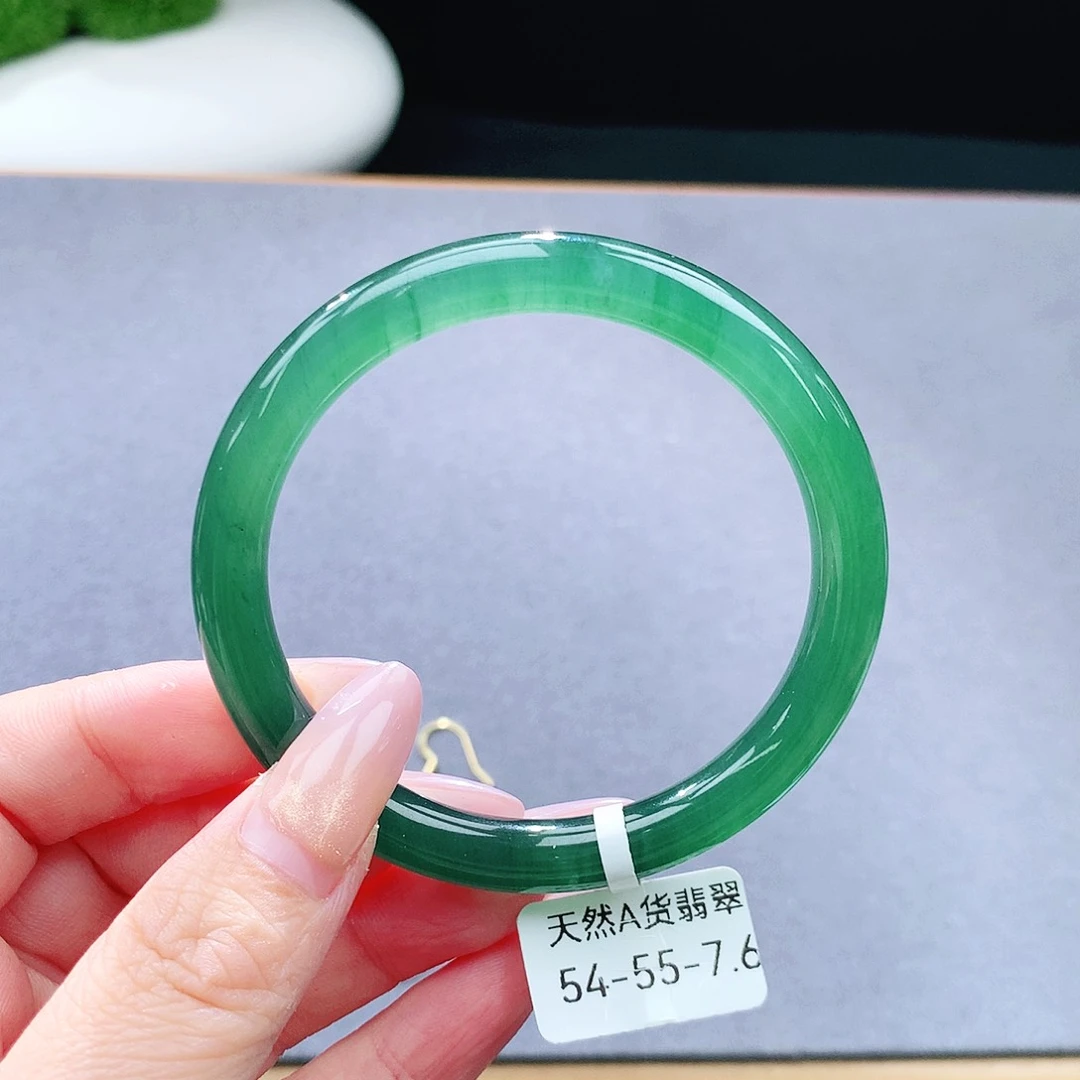 未镶嵌手镯（圆镯）翡翠