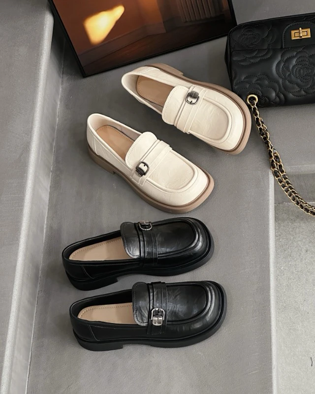 乐福鞋夏季一脚蹬妈妈鞋复古英伦风软底低跟休闲英伦真皮黑色