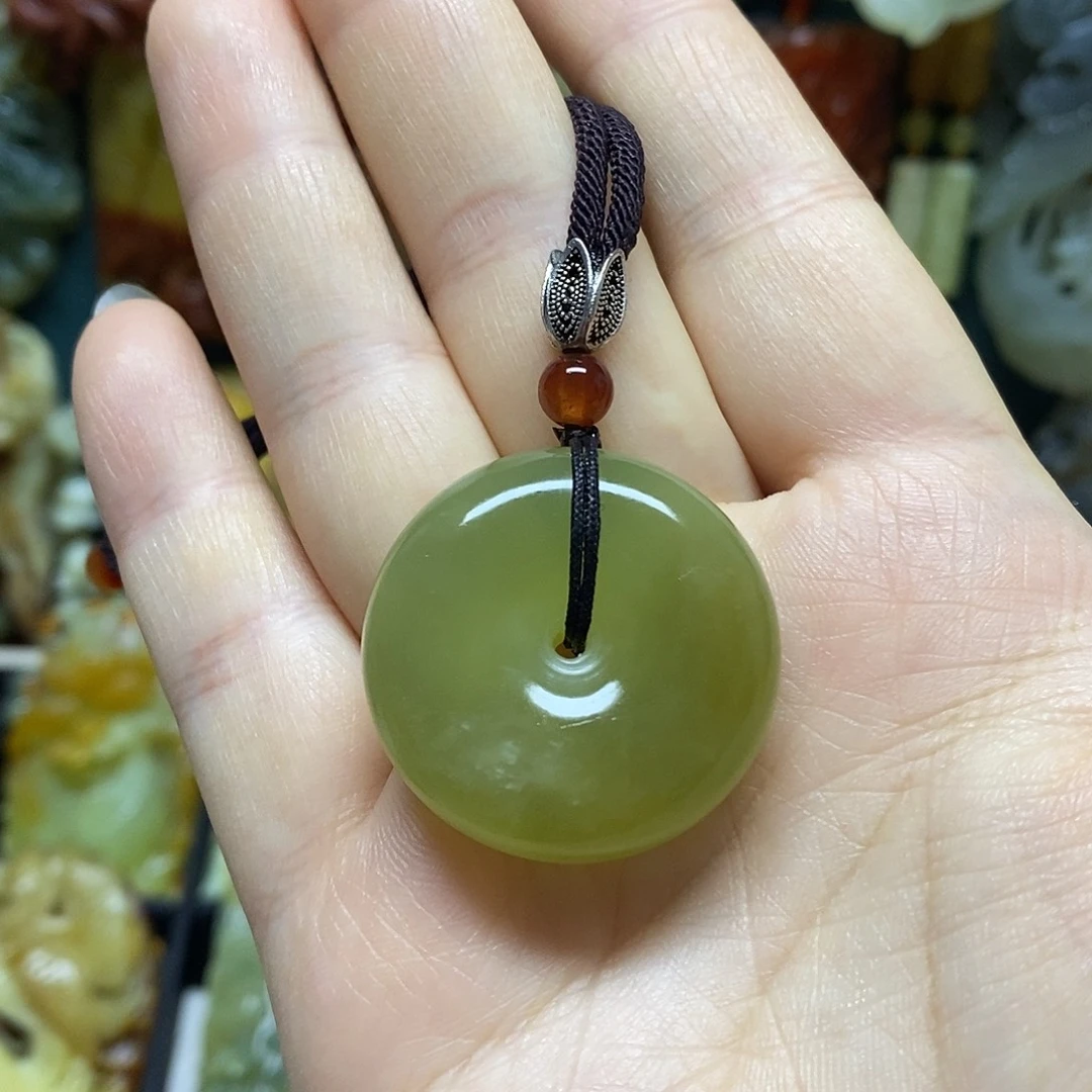 岫玉未镶嵌吊坠(赠链)