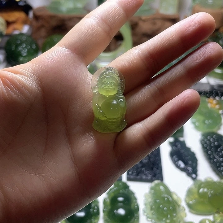 蛇纹石玉未镶嵌颈饰