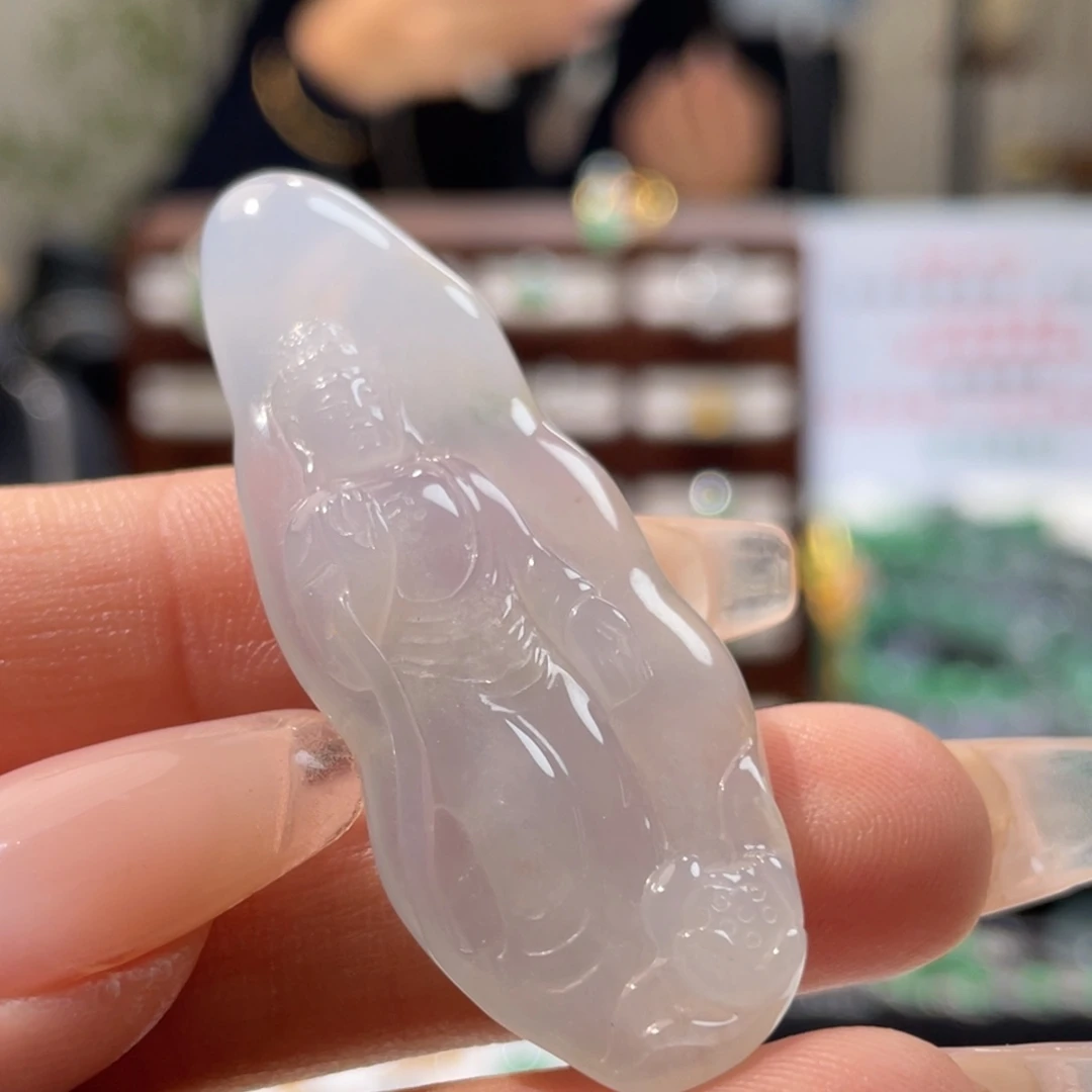 翡翠未镶嵌颈饰站观音