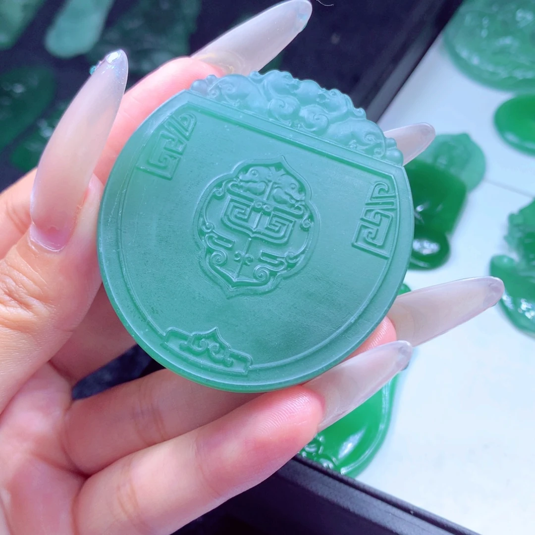归***6定制翡翠未镶嵌天然缅甸翡翠A货毛货挂件
