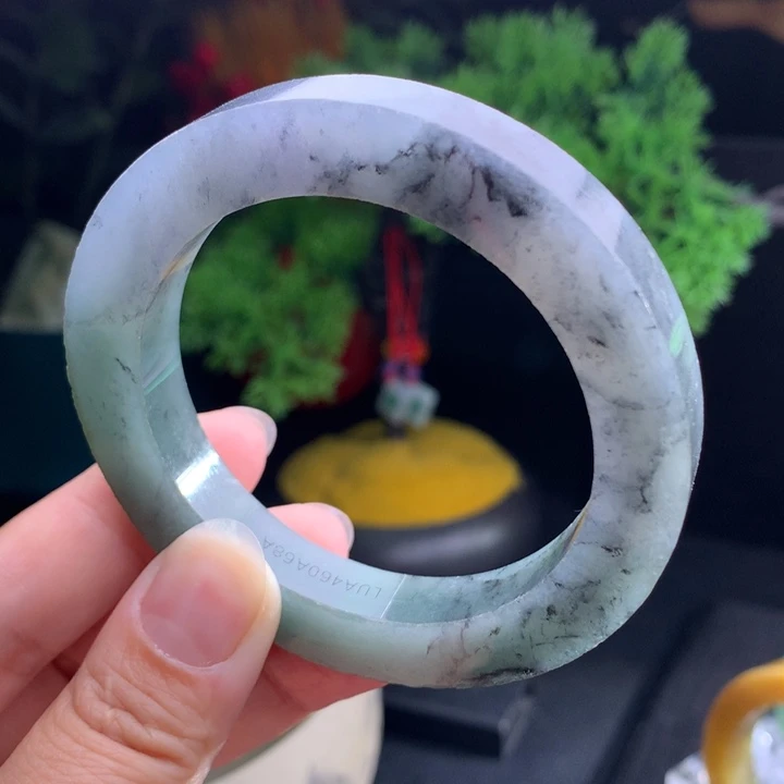 未镶嵌翡翠手镯定制翡翠