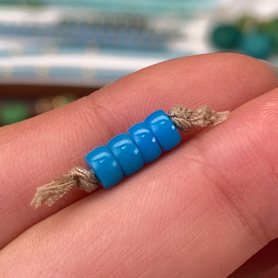 绿松石未镶嵌冰珀蓝隔珠4.5mm