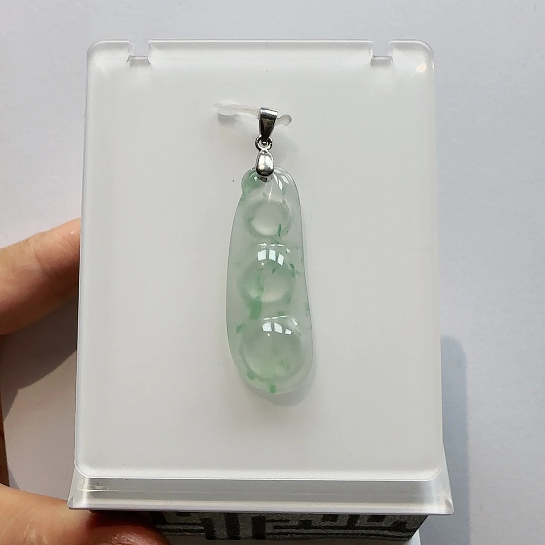 石英质玉（非洲翠）未镶嵌颈饰仙***李