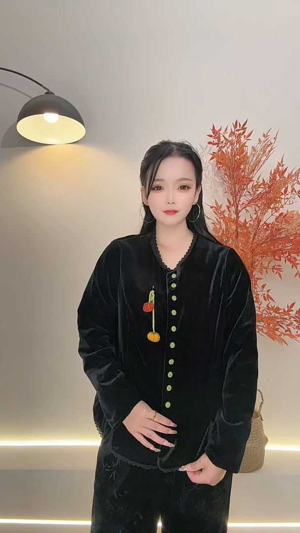 虞荣原创小南瓜丝绒外套