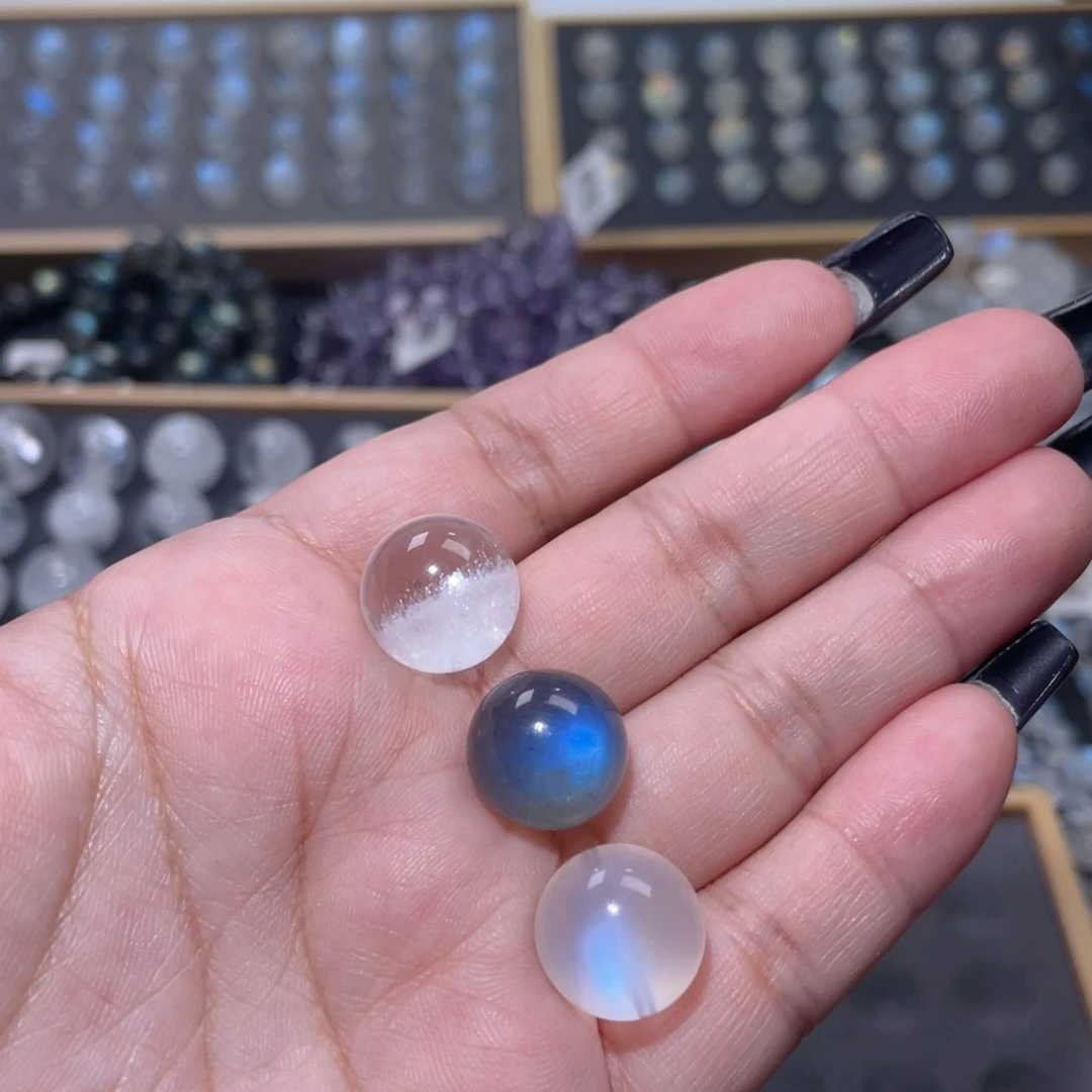 将***上长石未镶嵌裸石单珠直径13.5mm+3颗