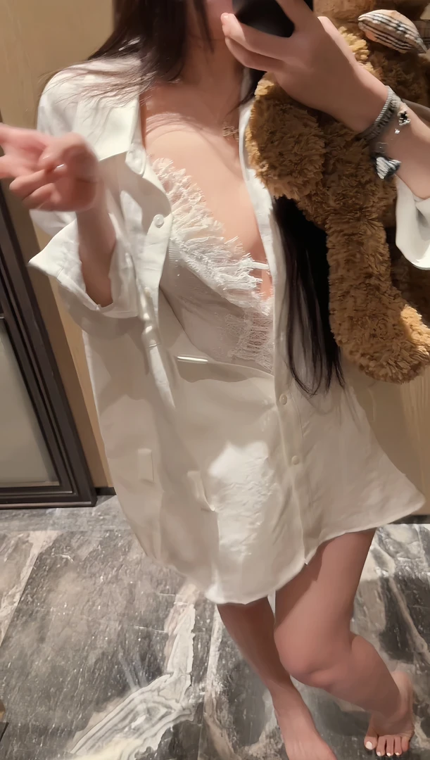 修身显瘦纯欲风辣妹蕾丝拼接性感内搭吊带背心慵懒风宽松衬衫上衣