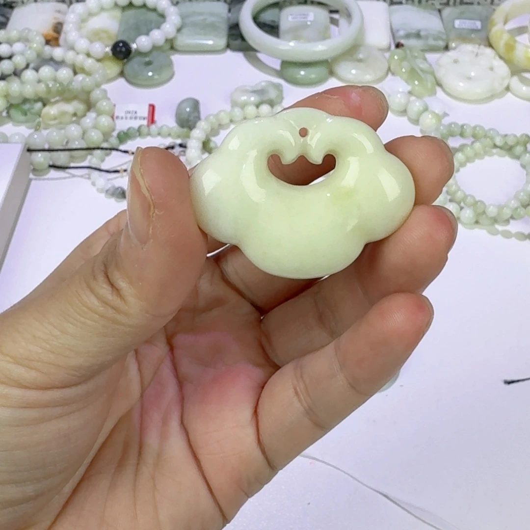 *****蓝田玉（蛇纹石化大理石玉）未镶嵌颈饰