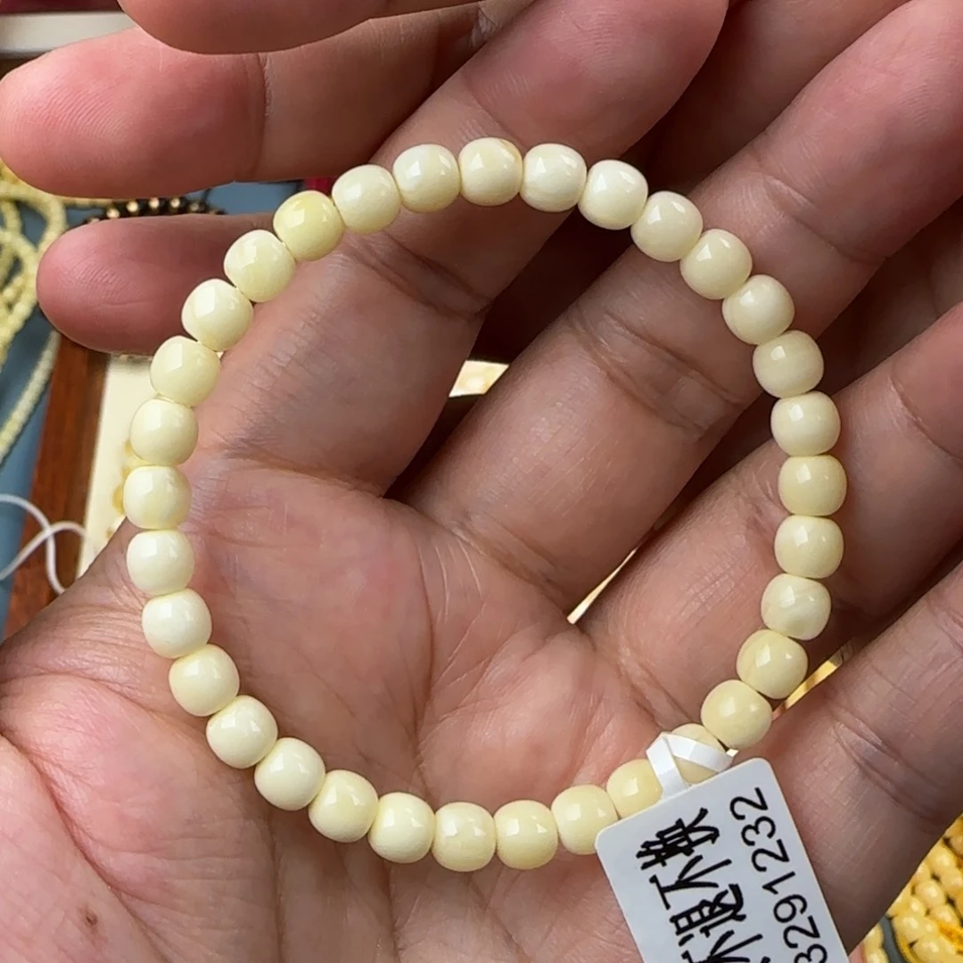 未镶嵌琥珀手链6咪