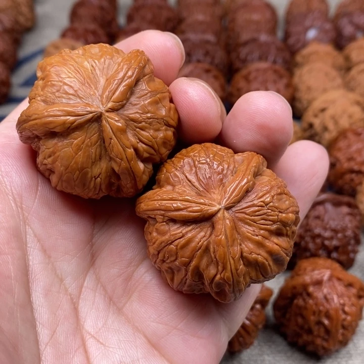 文玩核桃把件平谷元宝三棱