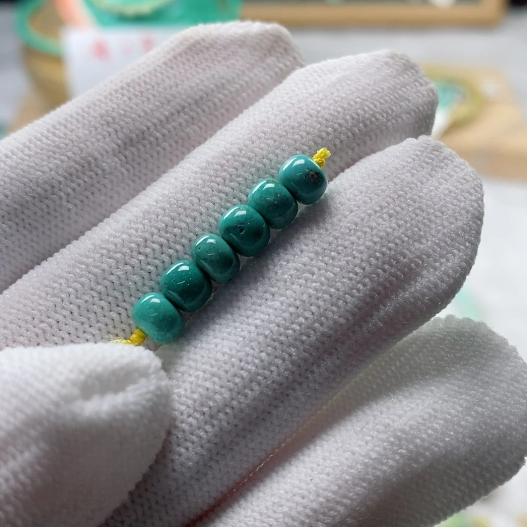 绿松石颈饰未镶嵌观***在