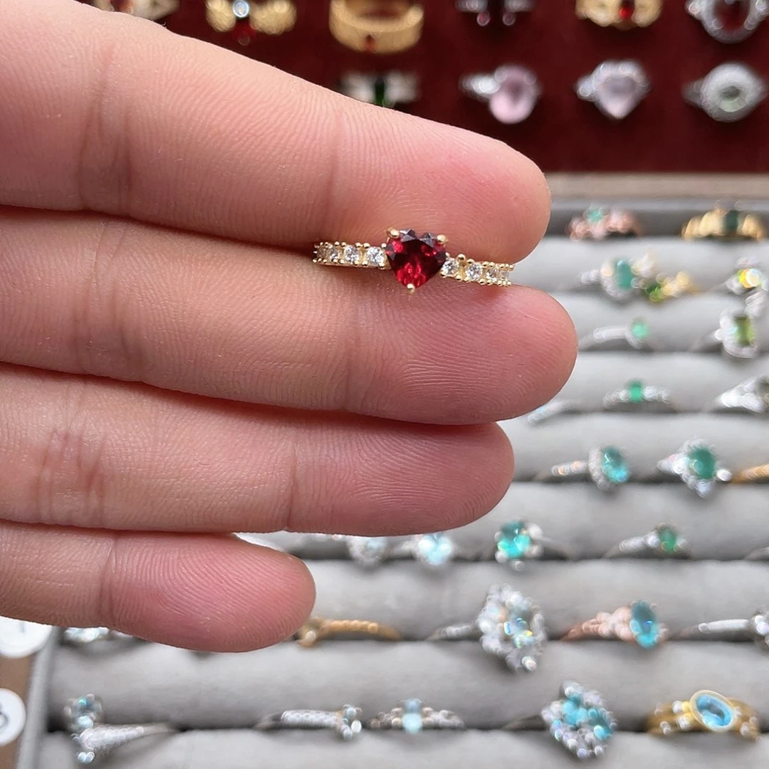 银S925镶嵌戒指石榴石婉*