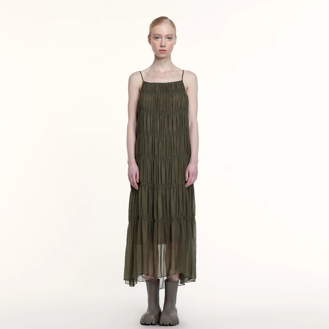 Eachway/艺之卉25春夏100%桑蚕丝抽褶连衣裙EV21L04573