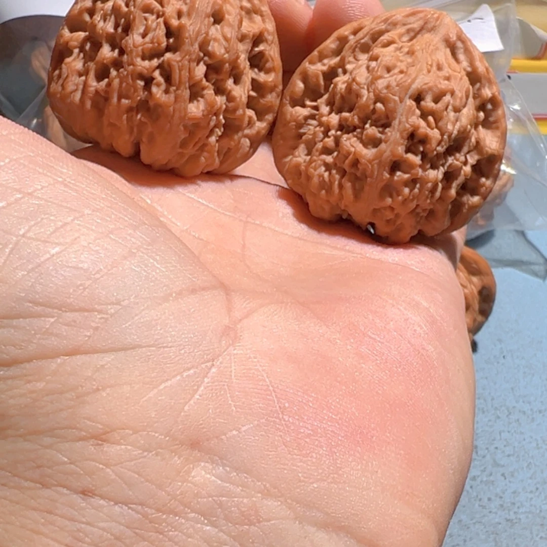 文玩核桃吊坠三角疆42