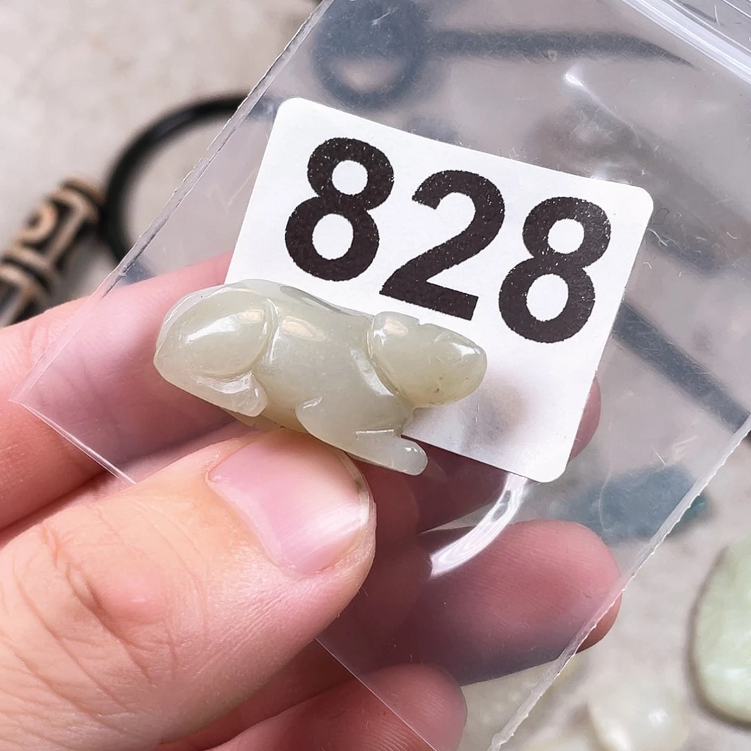 和田玉（糖玉）未镶嵌颈饰