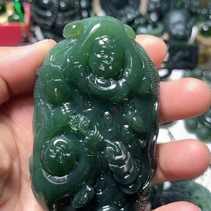 蛇纹石玉未镶嵌颈饰