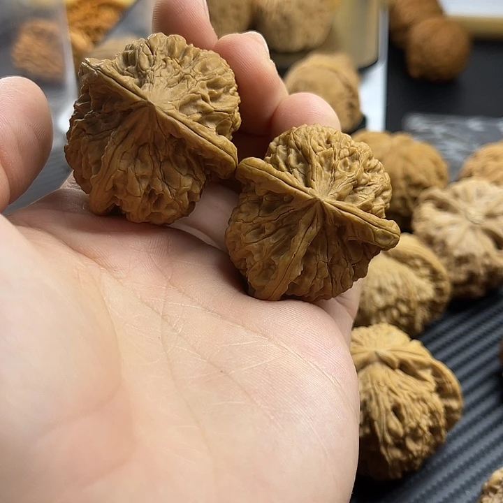 文玩核桃把件43玉玺三棱全品