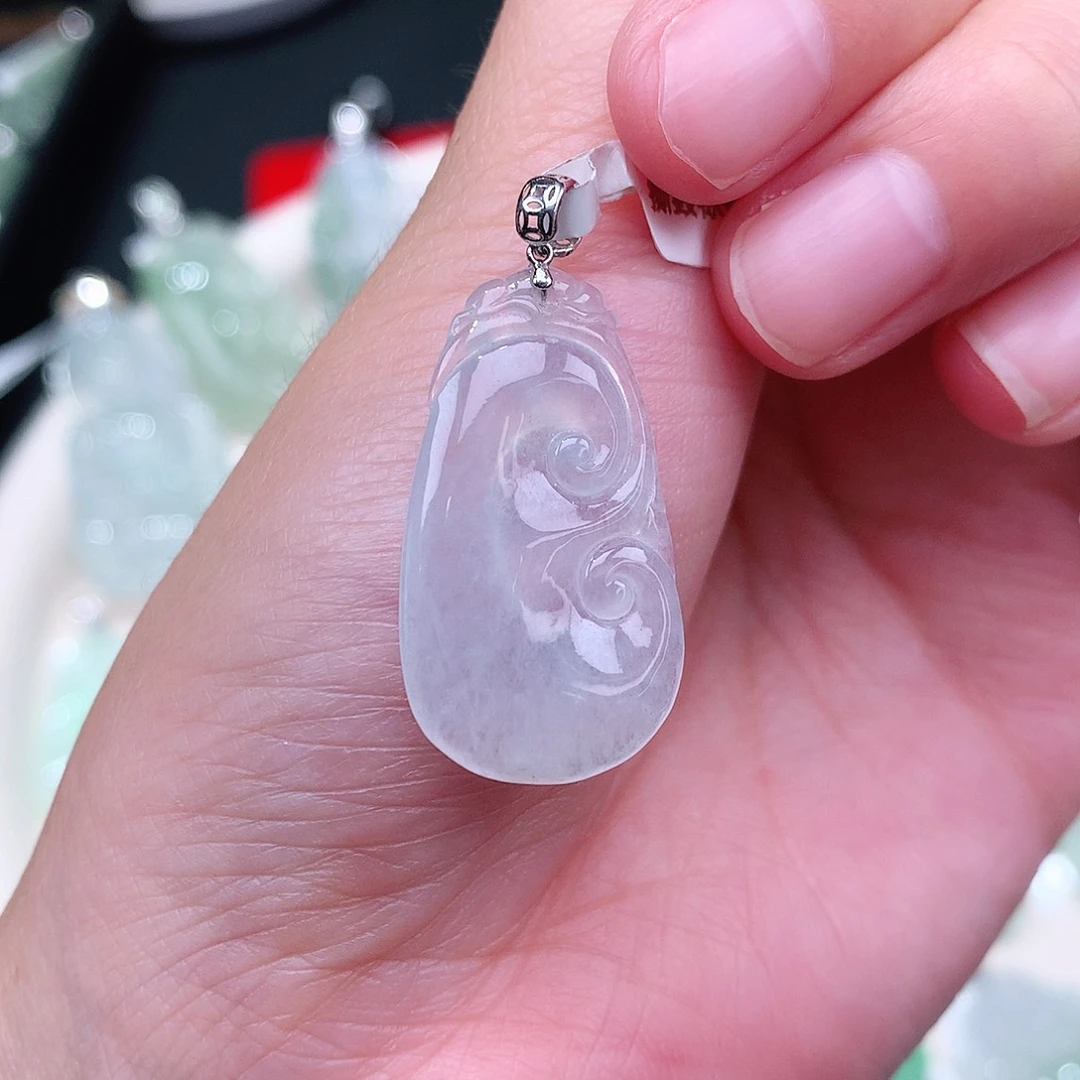 翡翠18K金镶嵌颈饰冰胶如意29.5、16.7、4