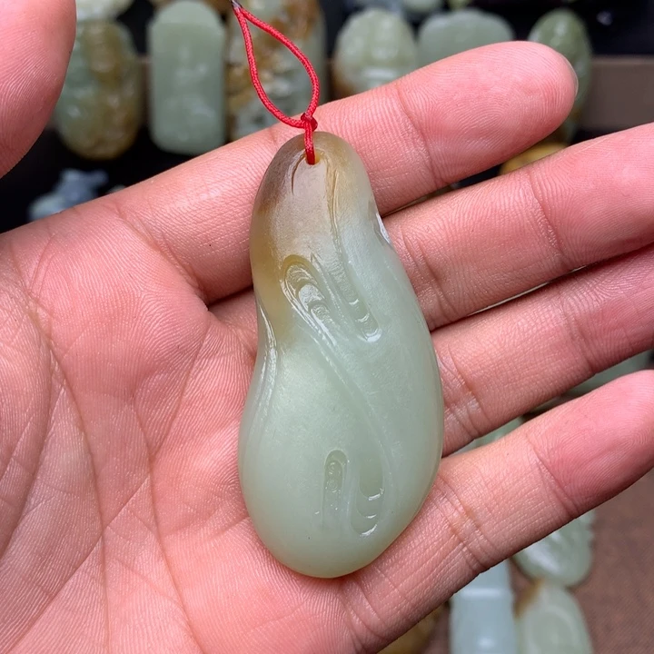 清****和田玉（糖玉）未镶嵌颈饰