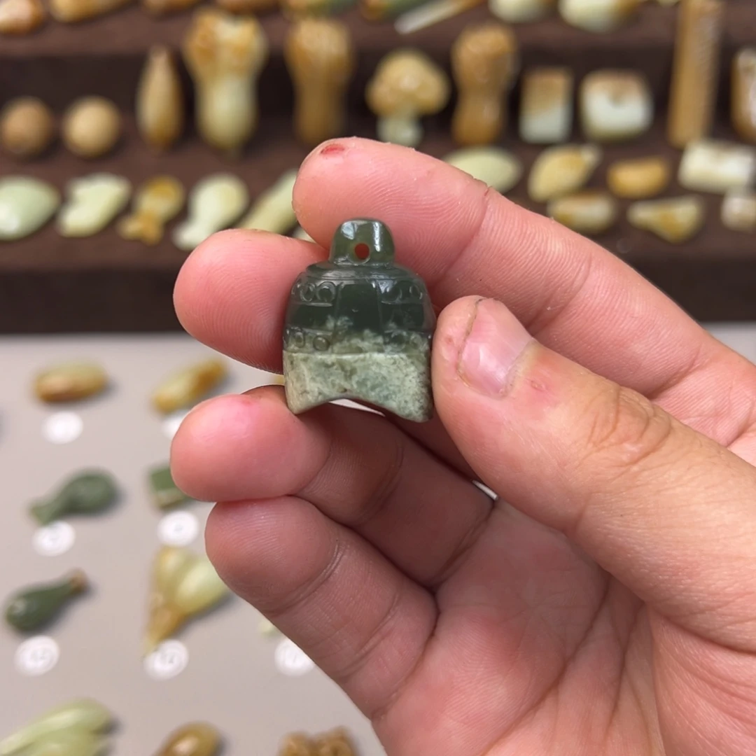 岫岩河磨玉（透闪石质玉）未镶嵌颈饰