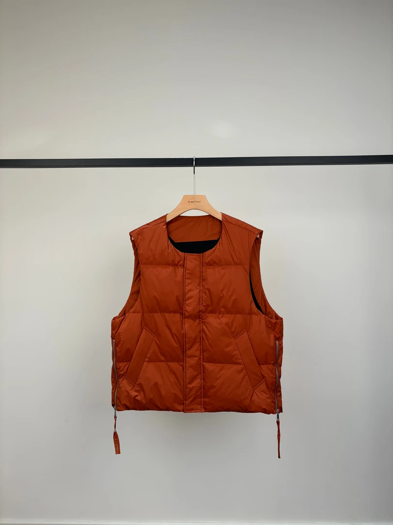 失物招领潮牌女装 2025冬季新款纯色保暖时尚百搭羽绒马甲7136