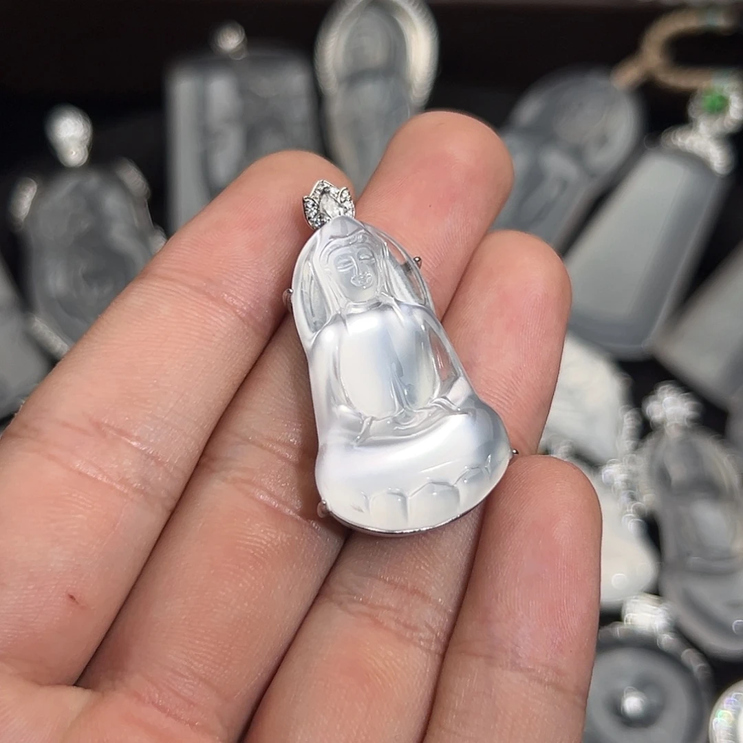 石英质玉银S925镀金镶嵌颈饰毕业级茅台白观音