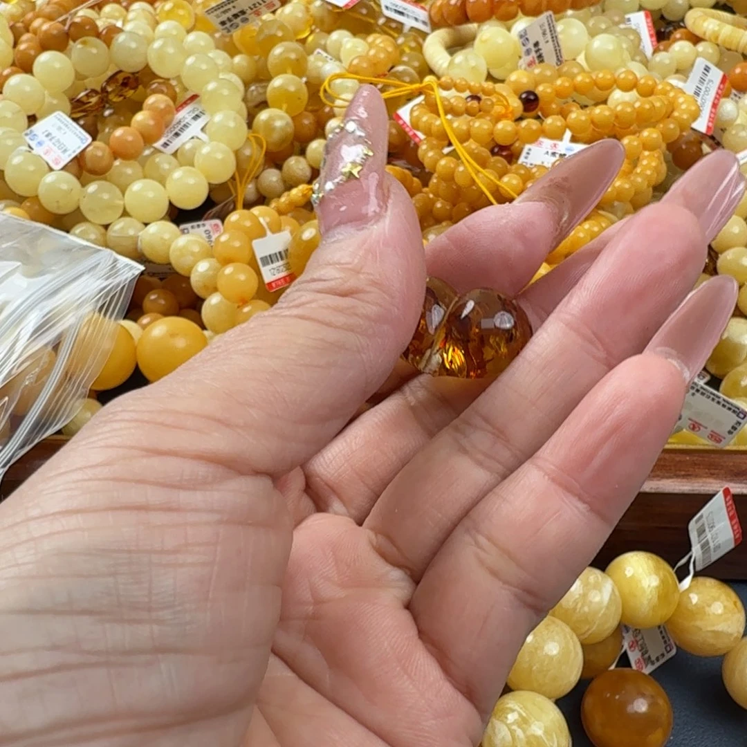 琥珀未镶嵌珠宝奇石