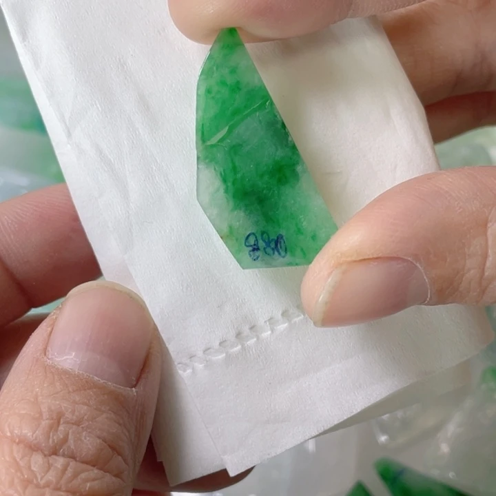 定制翡翠未镶嵌包工