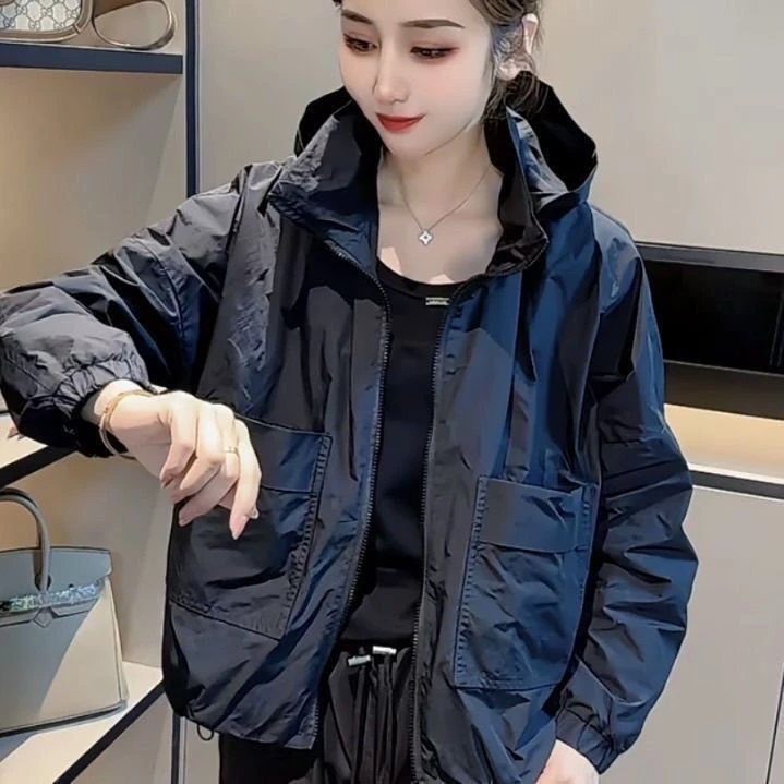 2025春秋新款宽松连帽冲锋衣外套拉链外穿爆款时尚百搭短外套女