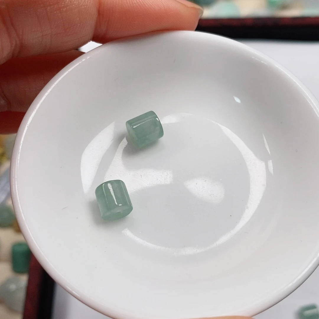 翡翠未镶嵌吊坠(不含链)小*子