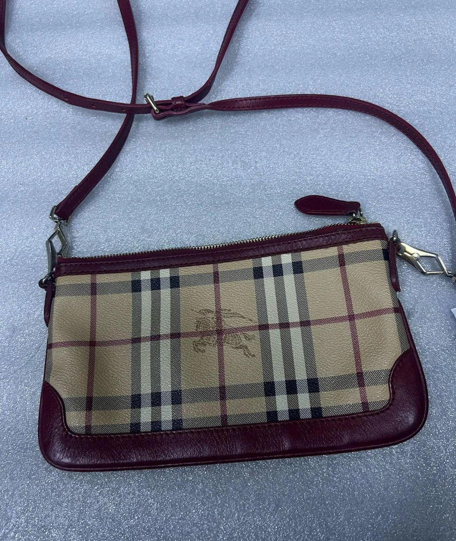 95新 博柏利斜挎包 15959