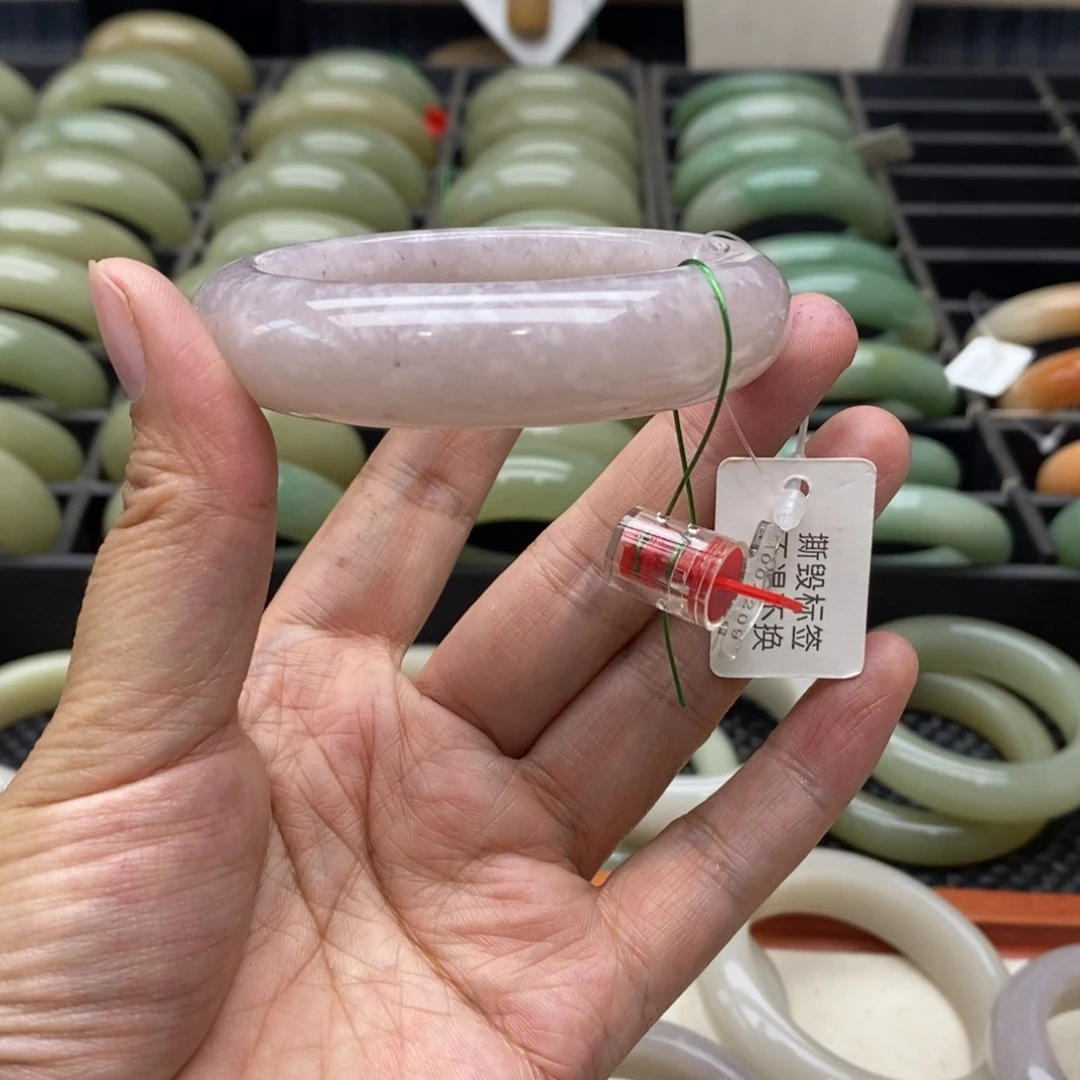 石英岩玉手镯未镶嵌