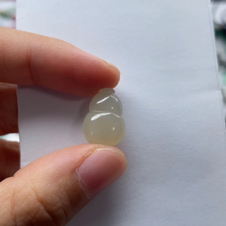 翡翠未镶嵌颈饰A货翡翠