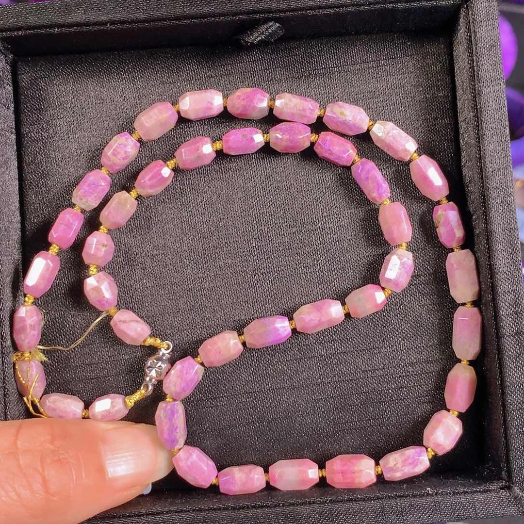 未镶嵌苏纪石（舒俱来）颈饰