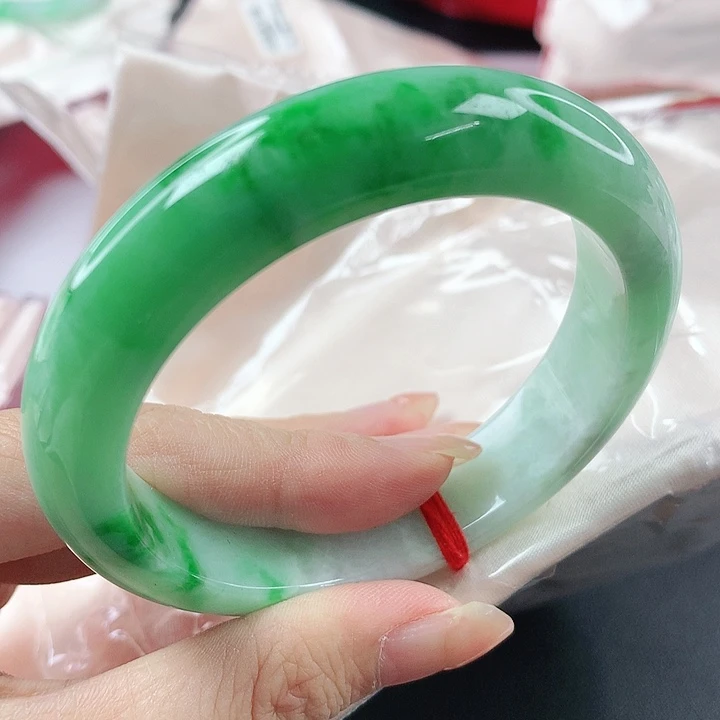 未镶嵌手镯翡翠，629