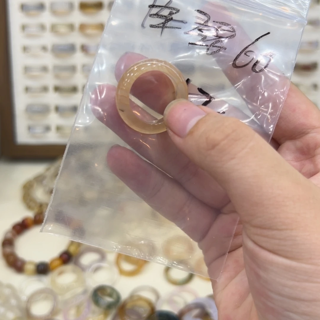 玛瑙/玉髓戒指未镶嵌60港15