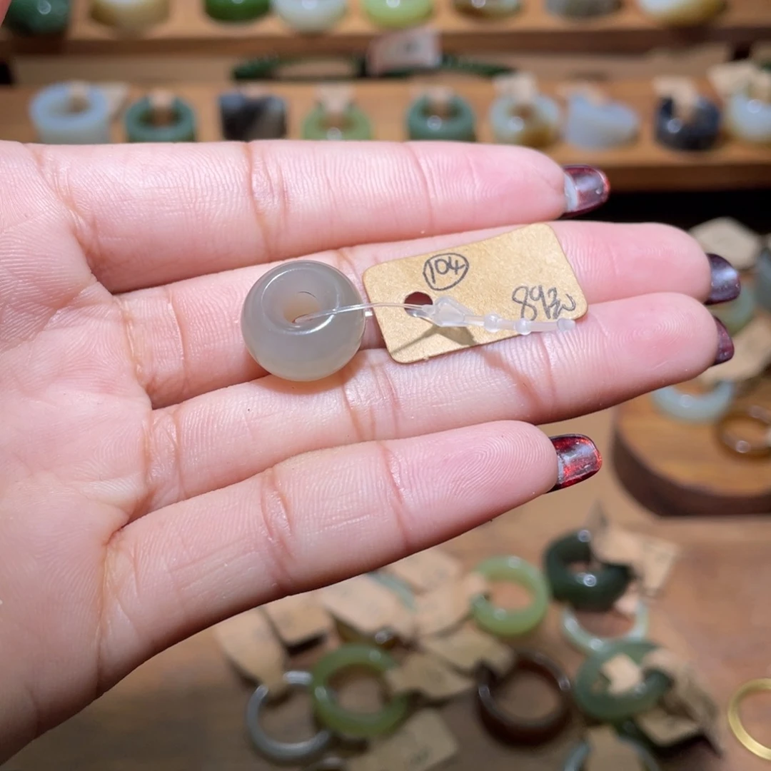 和田玉颈饰未镶嵌?****贝104