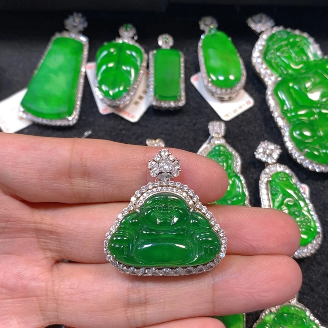 颈饰银S925镶嵌翡翠佛公吊坠