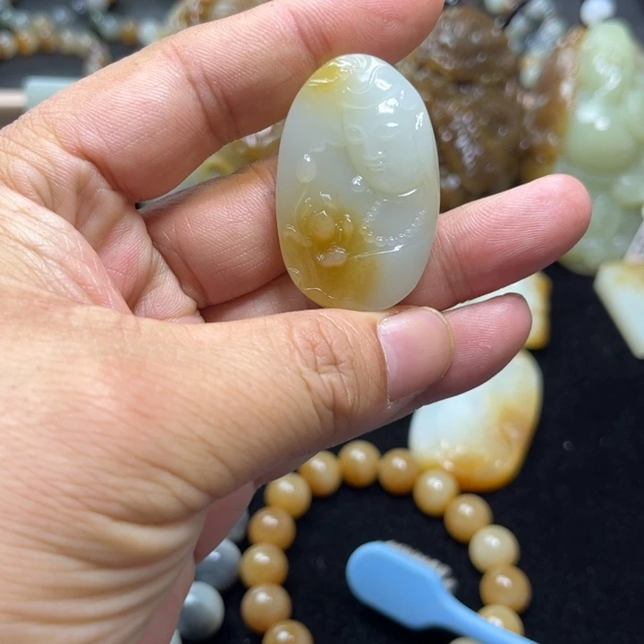 和田玉（糖玉）未镶嵌挂件