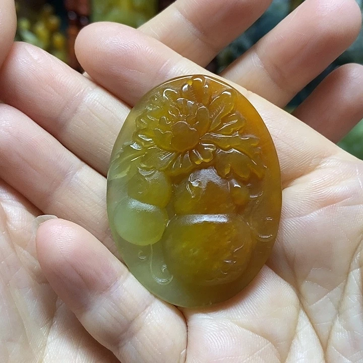 岫玉未镶嵌吊坠(赠链)