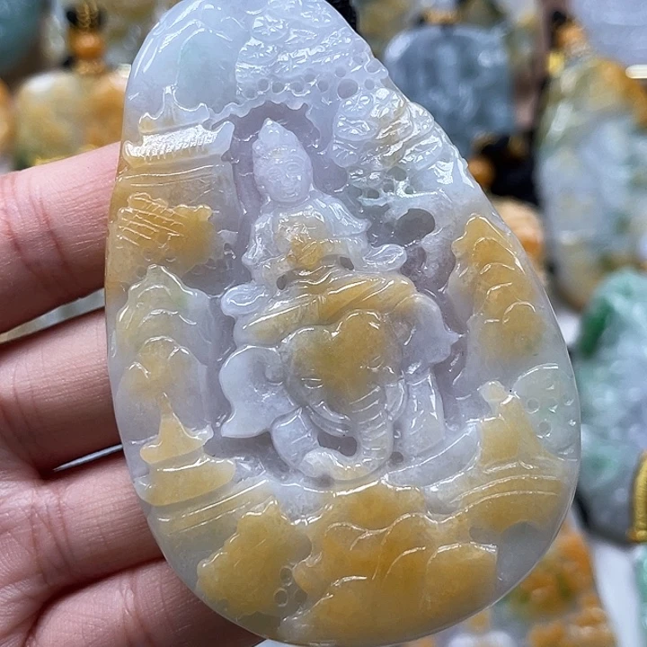 馮***量翡翠未镶嵌颈饰天然