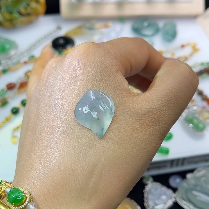 翡翠未镶嵌颈饰翡翠随型