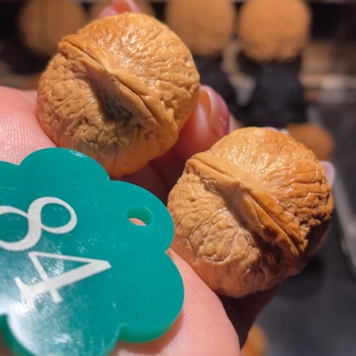 七彩龙珠核桃尺寸31