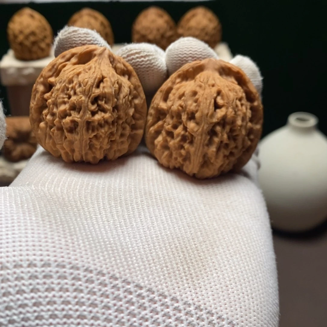 文玩核桃吊坠40三角