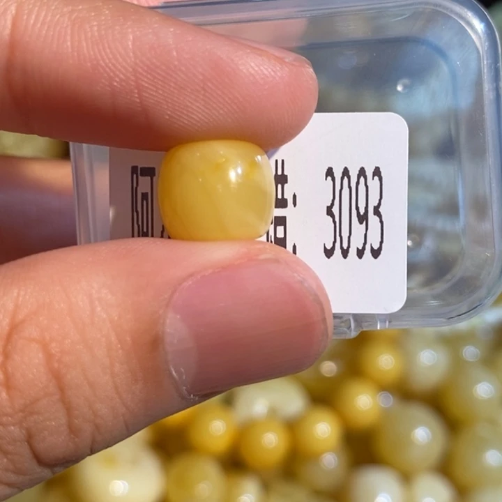 琥珀未镶嵌珠宝奇石3093