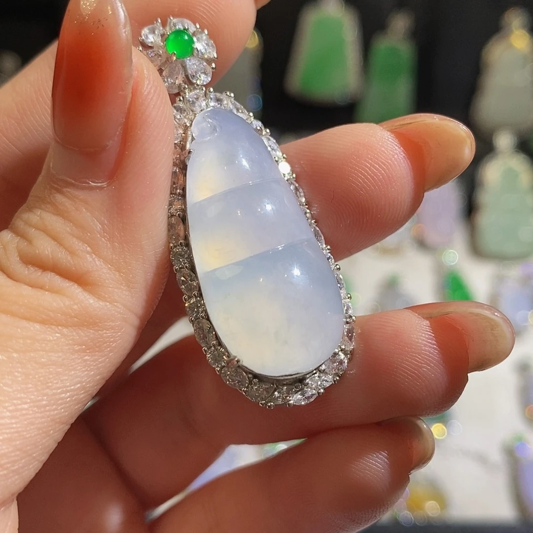 翡翠颈饰银S925镶嵌天然翡翠